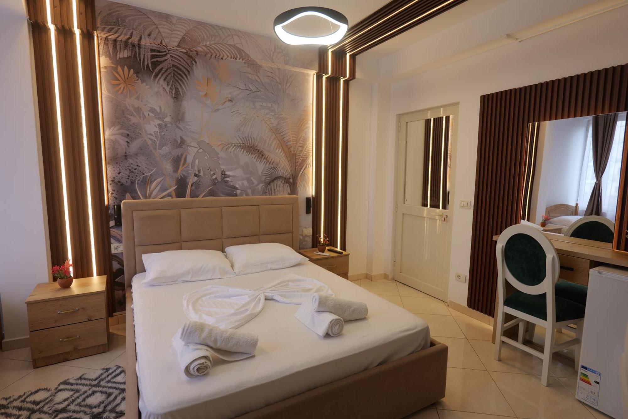 Golden Sleep Hostel Shkodër Extérieur photo