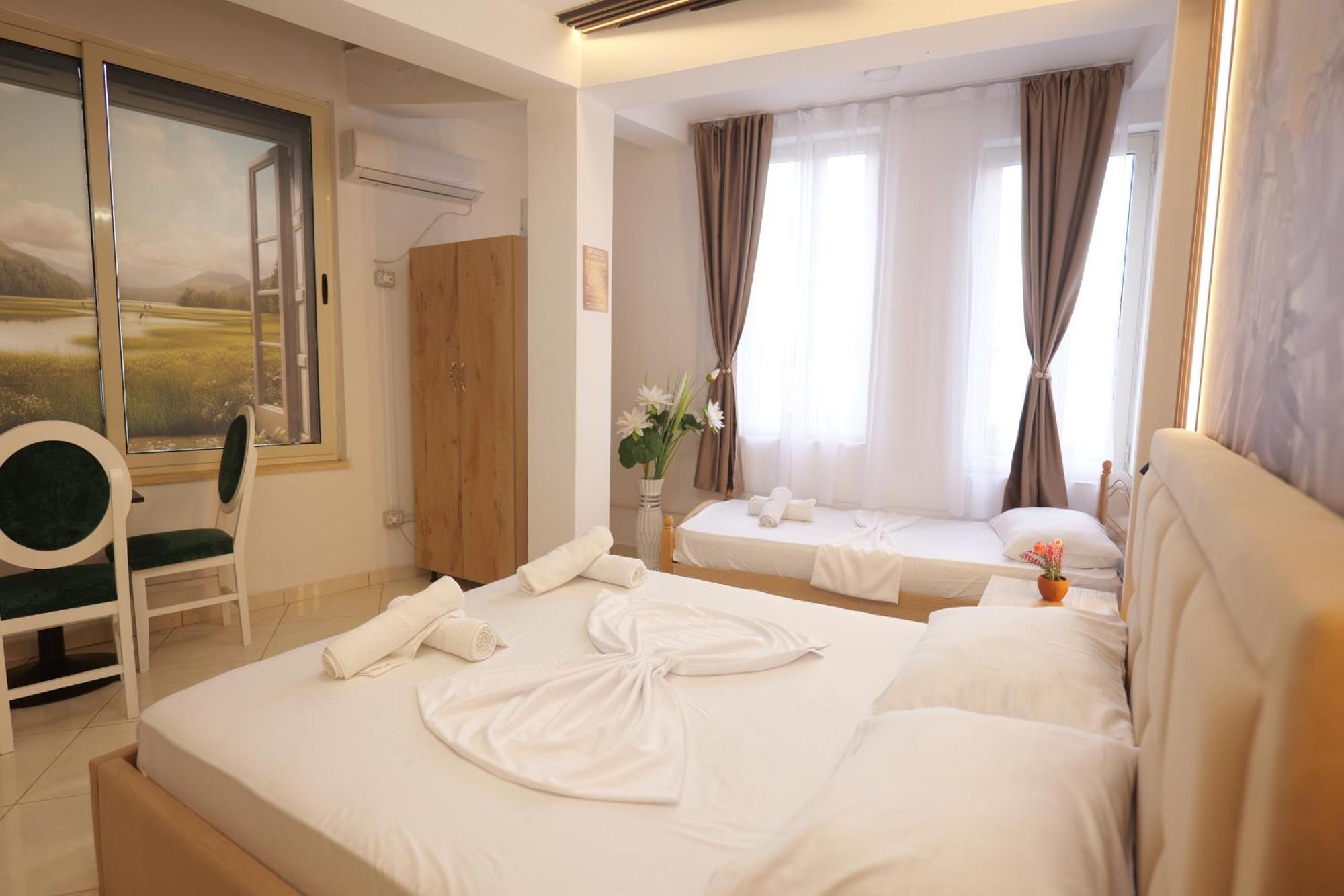 Golden Sleep Hostel Shkodër Extérieur photo