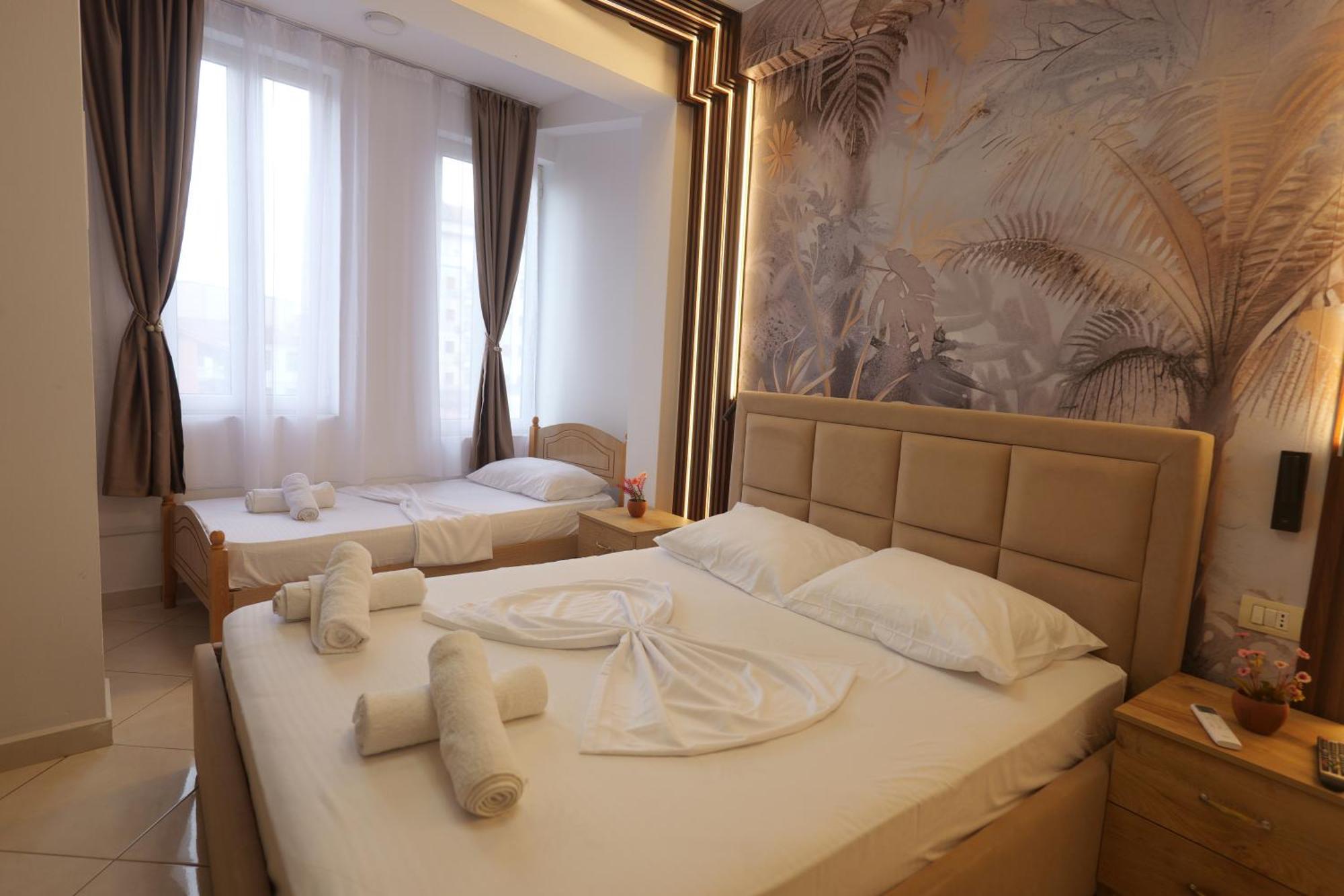 Golden Sleep Hostel Shkodër Extérieur photo