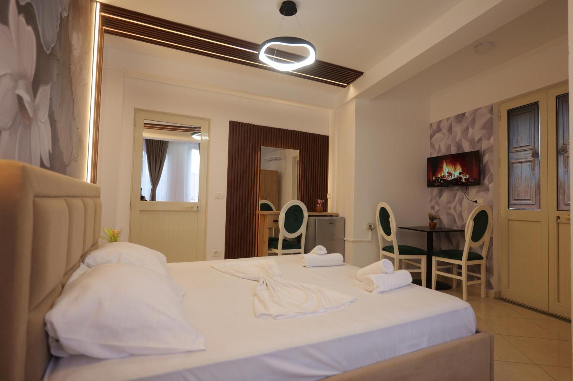 Golden Sleep Hostel Shkodër Extérieur photo