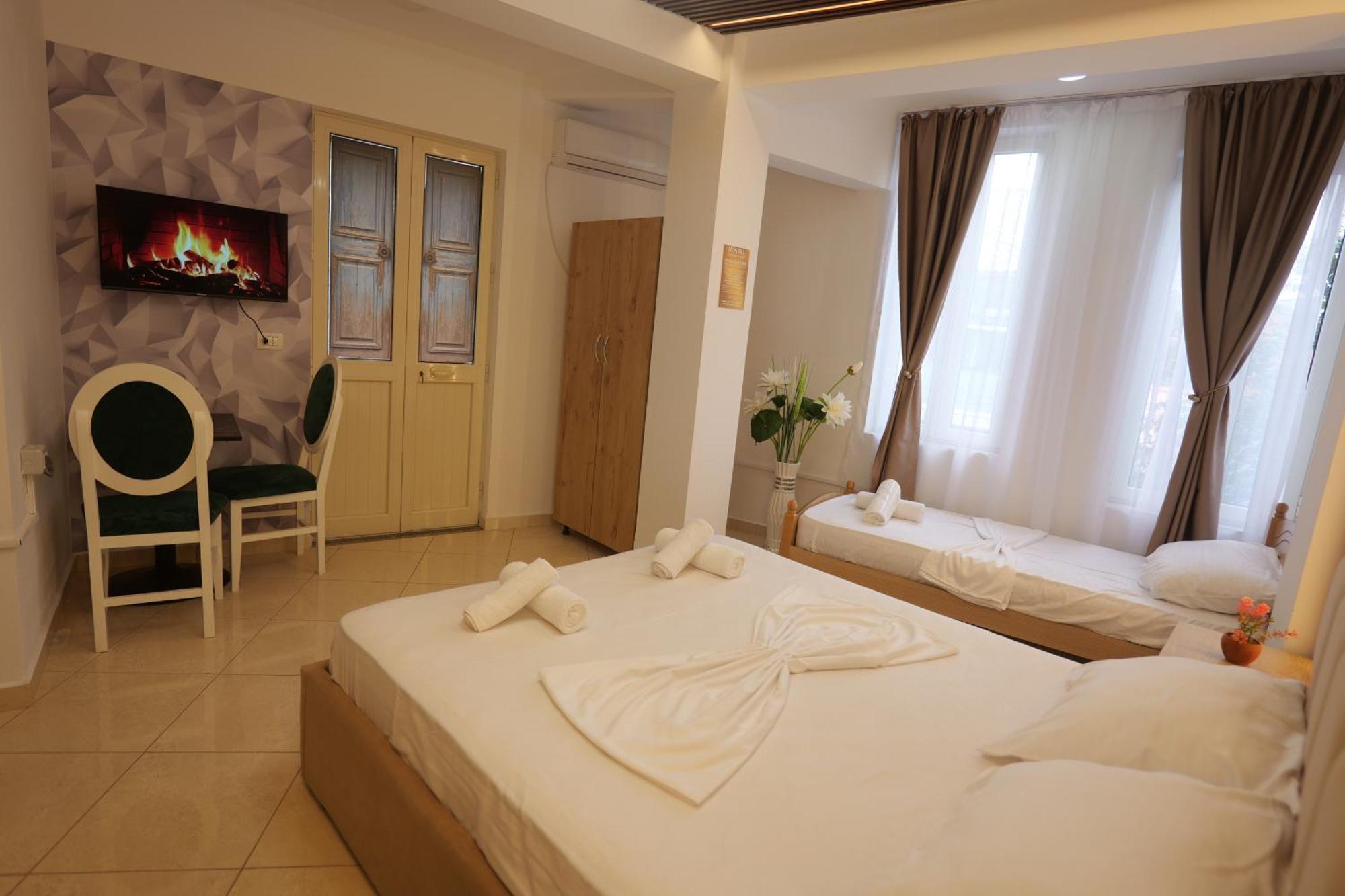 Golden Sleep Hostel Shkodër Extérieur photo