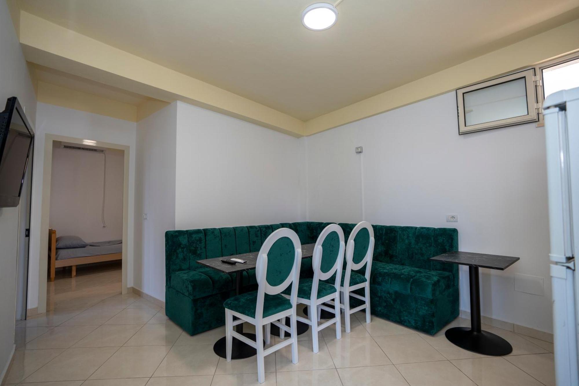 Golden Sleep Hostel Shkodër Extérieur photo
