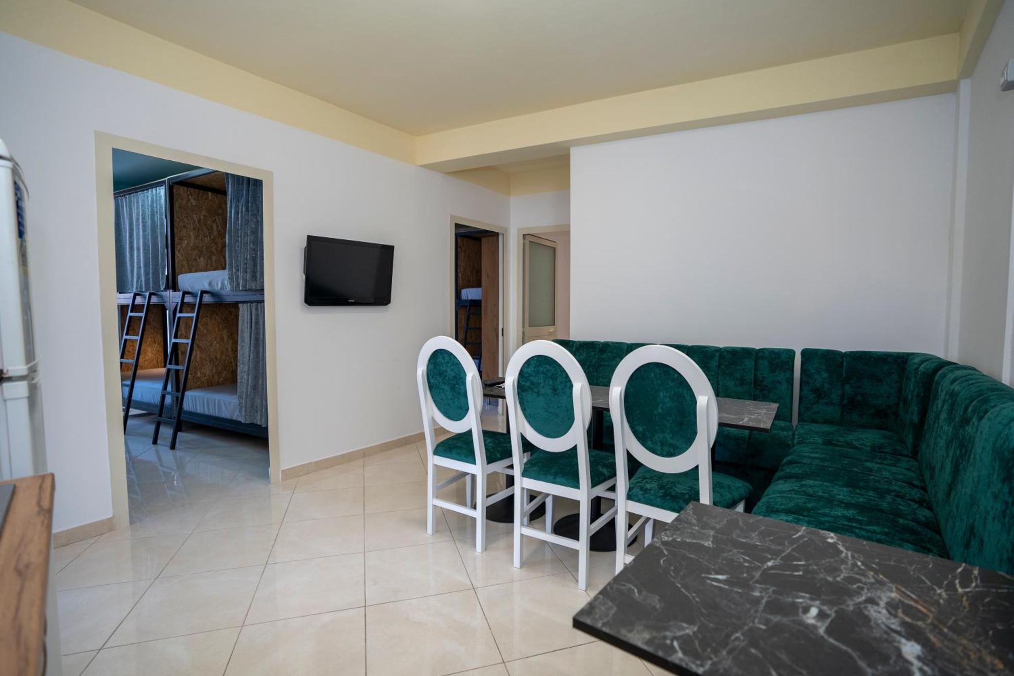 Golden Sleep Hostel Shkodër Extérieur photo